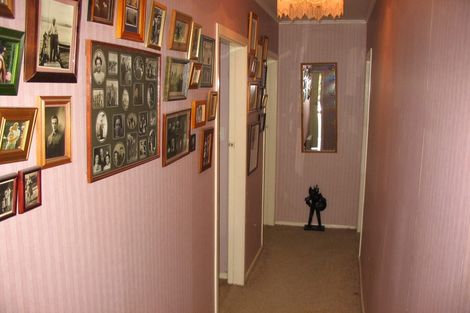 Photo of property in 26 Holmes Grove, Naenae, Lower Hutt, 5011