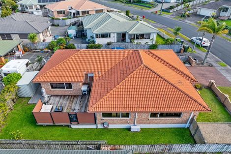 Photo of property in 15 Kath Hopper Drive, Orewa, 0931