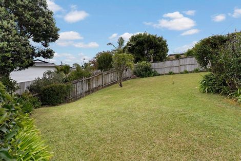 Photo of property in 6 Tetrarch Place, Totara Vale, Auckland, 0629