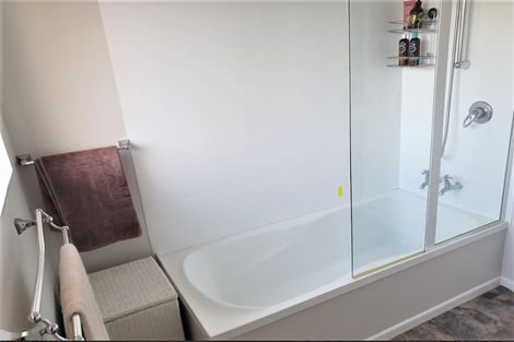 Photo of property in 17f3- Oak Street, Ebdentown, Upper Hutt, 5018