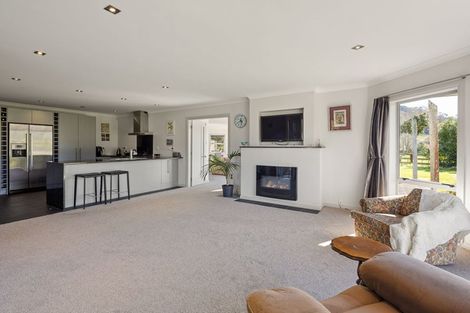 Photo of property in 10 Parker Road, Huntly, 3771
