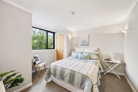 Photo of property in Endeavour Apartments, 21/125u Thorndon Quay, Pipitea, Wellington, 6011