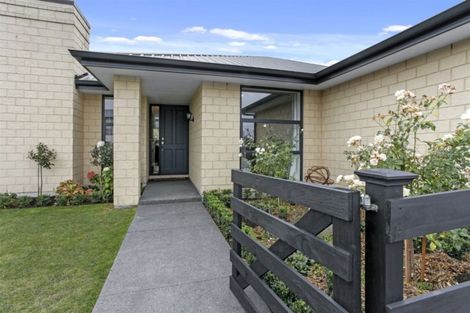 Photo of property in 11 O'rourke Place, Casebrook, Christchurch, 8051