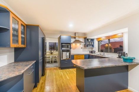 Photo of property in 6 Shearwater Rise, Paraparaumu Beach, Paraparaumu, 5032