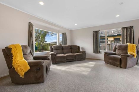 Photo of property in 5 Edgewater Grove, Whakatane, 3120