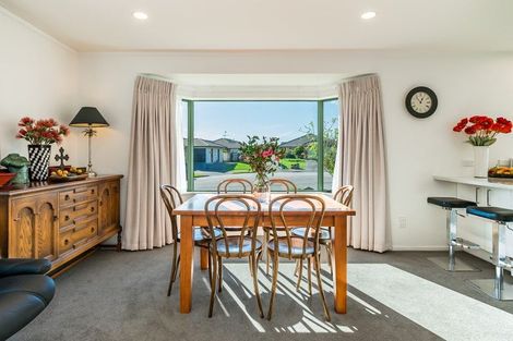 Photo of property in 7 Balmerino Grove, Waikanae, 5036