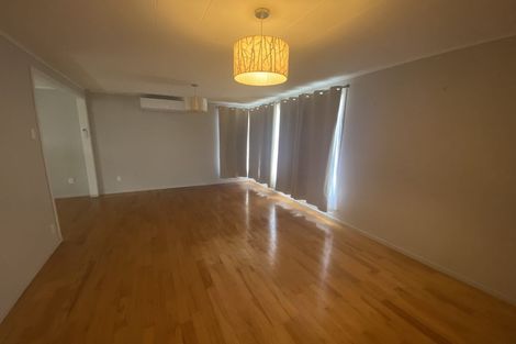 Photo of property in 553 Massey Road, Mangere, Auckland, 2022