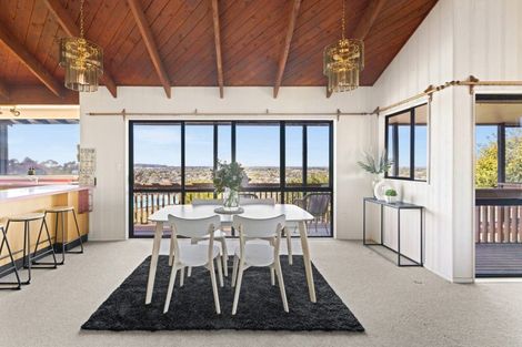 Photo of property in 35 Cumberland Rise, Taradale, Napier, 4112