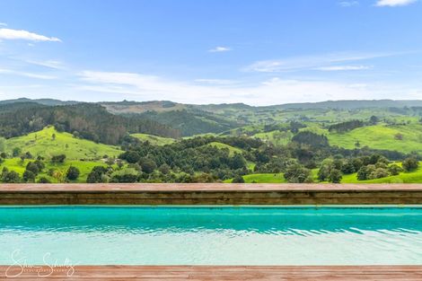 Photo of property in 338 Wairere Road, Waitakere, Henderson, 0782