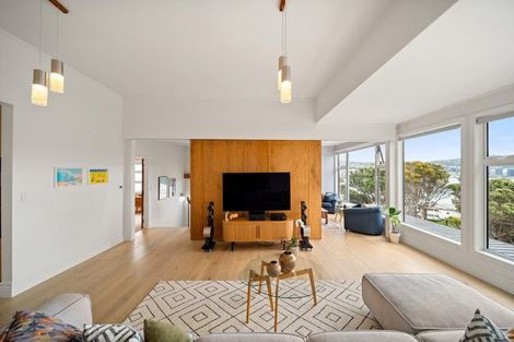 Photo of property in 2 Maida Vale Road, Roseneath, Wellington, 6011