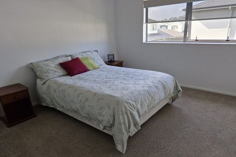 Photo of property in 64 Mettam Drive, Swanson, Auckland, 0614