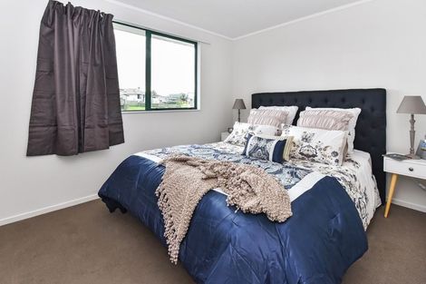 Photo of property in 2a Jack Farrell Place, Papakura, 2110