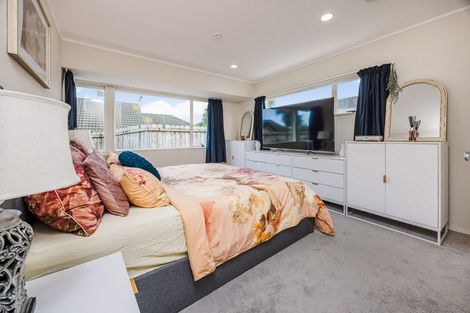Photo of property in 124 Charles Prevost Drive, The Gardens, Auckland, 2105