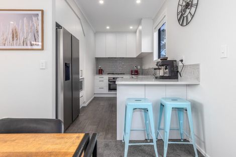 Photo of property in 3a Koreke Close, Kenepuru, 5022