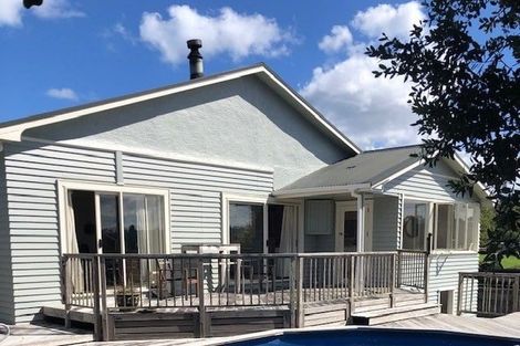 Photo of property in 71 Shaw Road, Oratia, Auckland, 0604