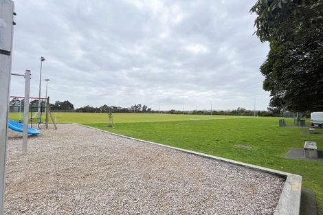 Photo of property in 58 Rauemi Way, Te Atatu South, Auckland, 0610