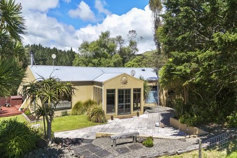 Photo of property in 696 Pahiatua Aokautere Road, Aokautere, Palmerston North, 4471