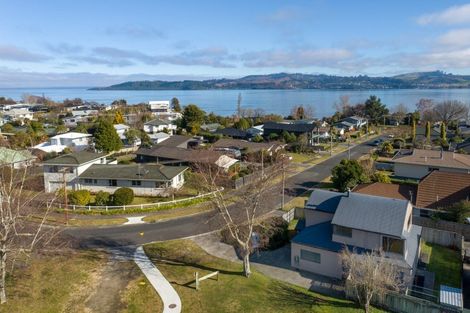 Photo of property in 2/16 Aubrey Crescent, Rainbow Point, Taupo, 3330