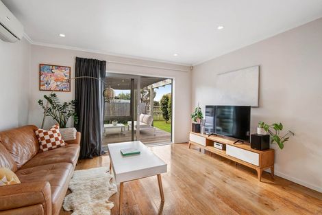 Photo of property in 51 Balboa Drive, Matakatia, Whangaparaoa, 0930