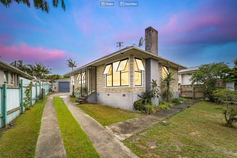 Photo of property in 33 Strid Road, Te Atatu South, Auckland, 0610