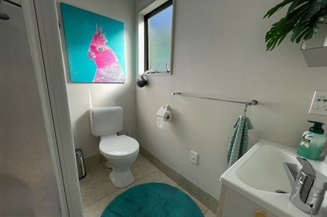 Photo of property in 2a Donald Crescent, Karori, Wellington, 6012