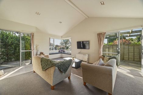 Photo of property in 37 Basley Road, Owhata, Rotorua, 3010