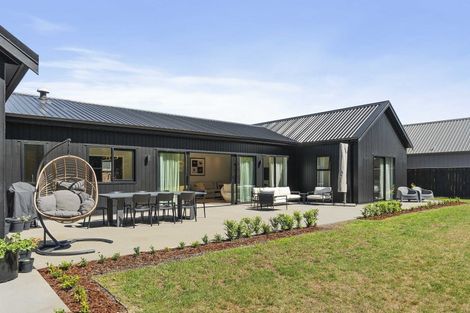 Photo of property in 28 Orchard Road, Greytown, 5712