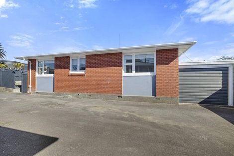 Photo of property in 1/306 Devon Street West, New Plymouth, 4310