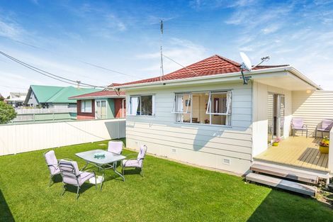 Photo of property in 1/46 Hatton Road, Orewa, 0931