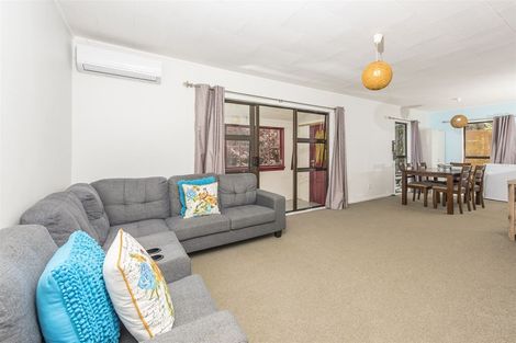 Photo of property in 23 Luckens Road, West Harbour, Auckland, 0618