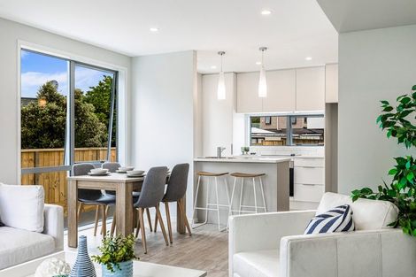 Photo of property in 1/51 Wharf Road, Te Atatu Peninsula, Auckland, 0610