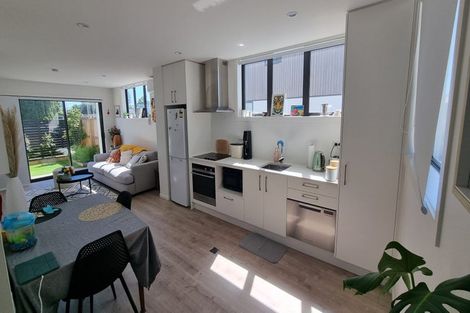 Photo of property in 4/12 Tawa Road, Te Atatu Peninsula, Auckland, 0610