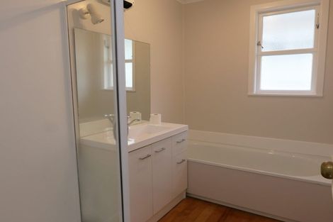 Photo of property in 47 Te Kupe Road, Paraparaumu Beach, Paraparaumu, 5032