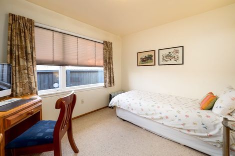 Photo of property in 18 Ilfracombe Place, Burnside, Christchurch, 8053