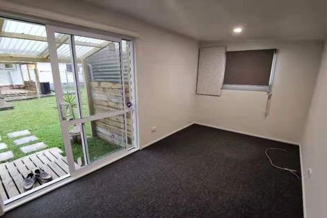 Photo of property in 112 Edgewater Drive, Pakuranga, Auckland, 2010
