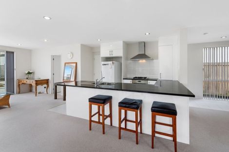 Photo of property in 25 Phar Lap Crescent, Takanini, 2112