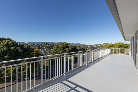 Photo of property in 99 Akaroa Drive, Maupuia, Wellington, 6022