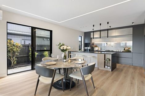 Photo of property in 51 Emerald Avenue, Rosehill, 2113