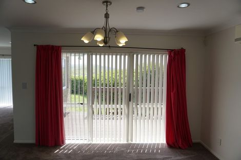 Photo of property in 4 Comber Place, Johnsonville, Wellington, 6037