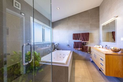 Photo of property in 15 Goodger Street, Waipukurau, 4200