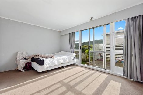 Photo of property in 32 Castle Crescent, Stokes Valley, Lower Hutt, 5019