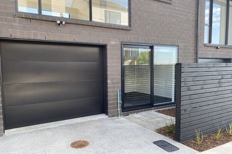 Photo of property in 3/1 Fruitvale Road, New Lynn, Auckland, 0600