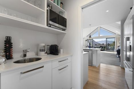 Photo of property in 37 Mcadam Drive, Jacks Point, Queenstown, 9371