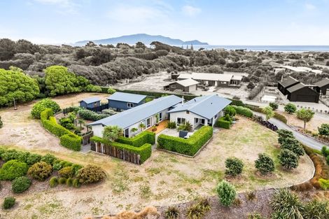 Photo of property in 14 Pairuku Lane, Peka Peka, Waikanae, 5391