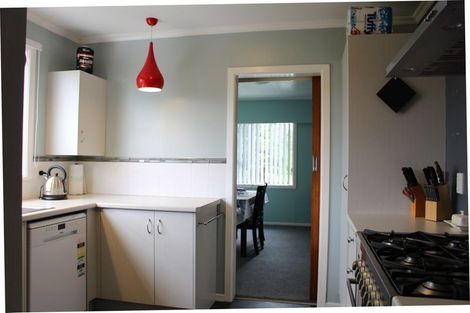 Photo of property in 2 Guildford Street, Levin, 5510