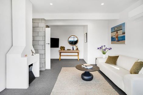 Photo of property in 40d Awanui Street, Merrilands, New Plymouth, 4312