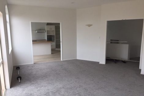 Photo of property in 2/14 Penning Road, Castor Bay, Auckland, 0620