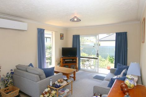 Photo of property in 18 Sawtell Place, Northcote, Christchurch, 8052