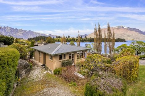 Photo of property in 1 Suburb Street, Queenstown, 9300