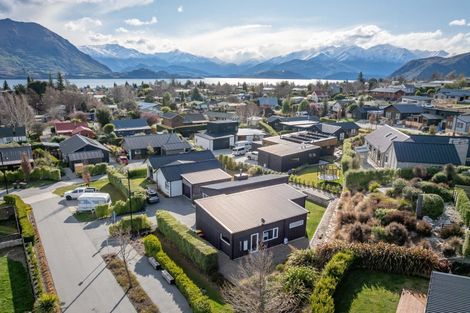 Photo of property in 21 Kapuka Lane, Wanaka, 9305